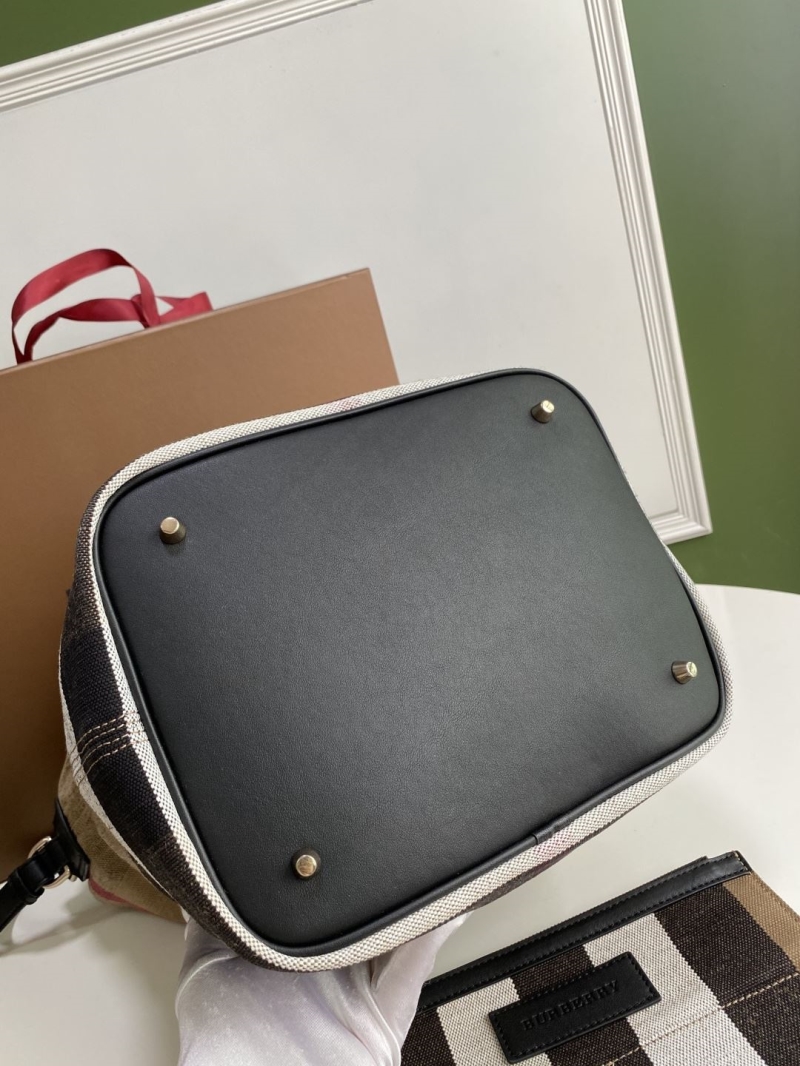 Bv*b*rry hobo bags